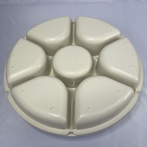 Vintage Tupperware Veggie/Dip Serving Tray Party Platter With Lid - Picture 3 of 8
